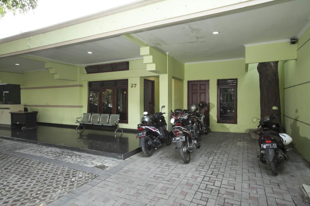 Hotel Reddoorz Near Balai Kota Surabaja Exteriér fotografie